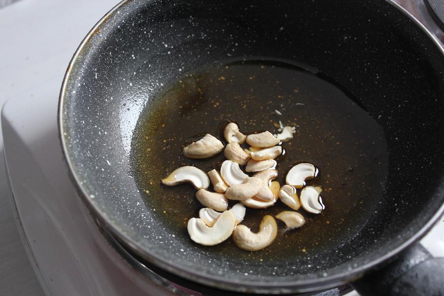 roasting cashew nuts in ghee for payasam