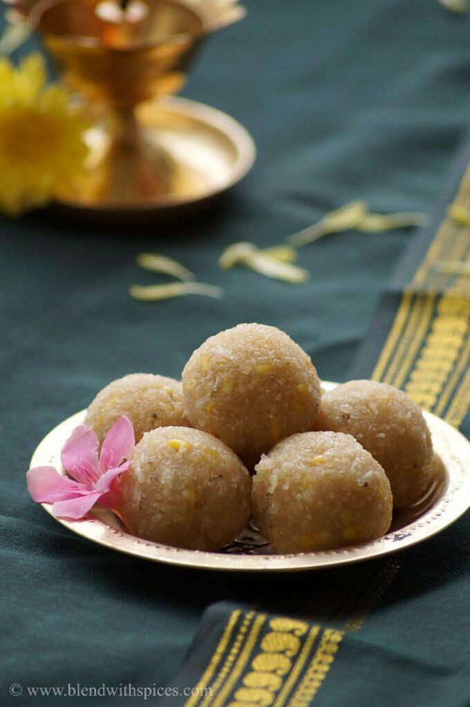 sweet undrallu, jaggery undrallu, how to prepare sweet undrallu recipe