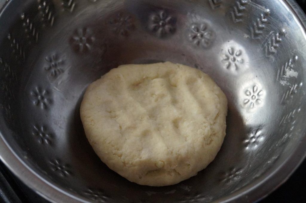 makkan peda dough placed in a bowl
