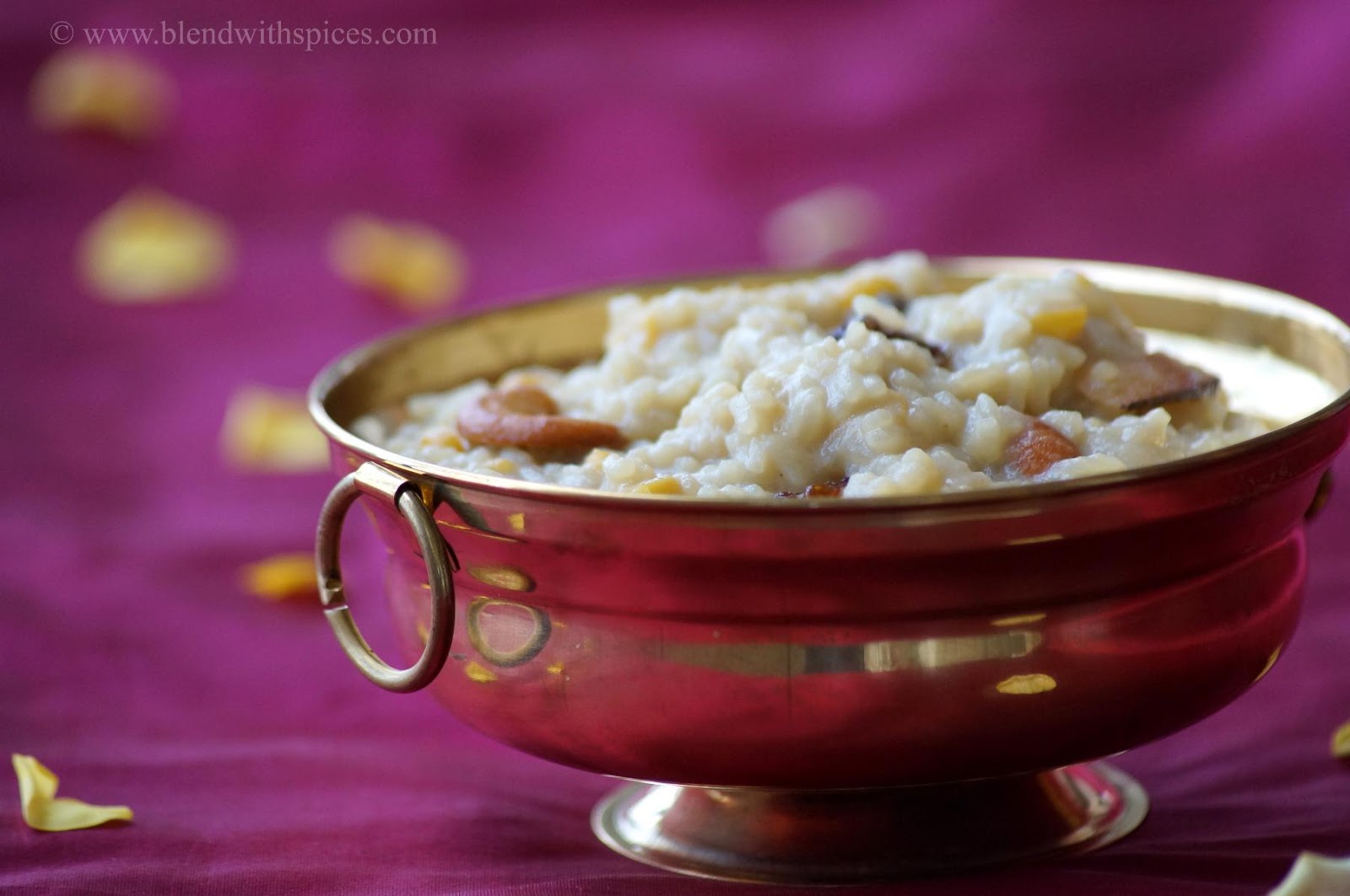 recipe of jaggery pongal, how to make jaggery pongal, sweet jaggery pongal