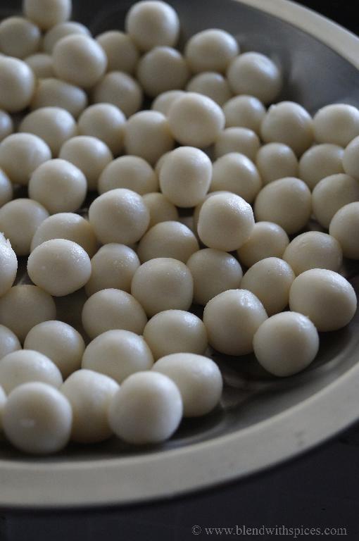 evenly shaped rice balls to make undralla payasam