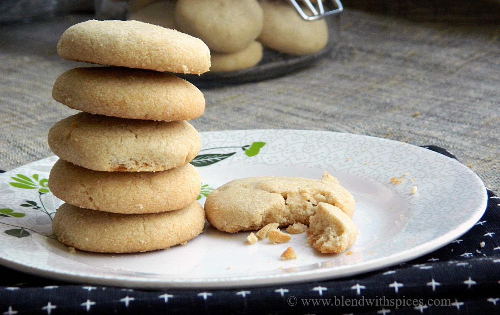 easy cashew cookies recipe with whole wheat flour,  eggless cookies recipes